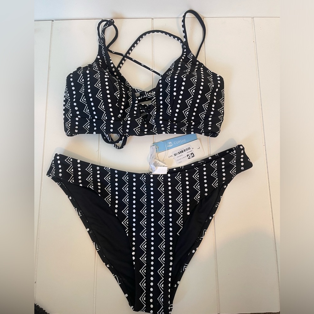 Cupshe bikini - Picture 2 of 2